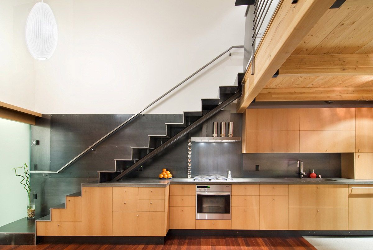 20 mẫu cầu thang ở phòng bếp cực đẹp & cách bố trí hợp lý nhất