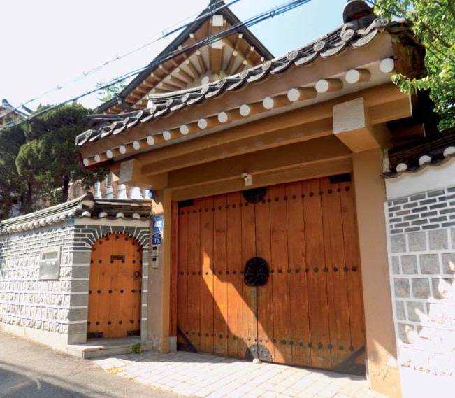 Tổng hợp 20+ mẫu cổng nhà kiểu Hàn Quốc đẹp nhất hiện nay